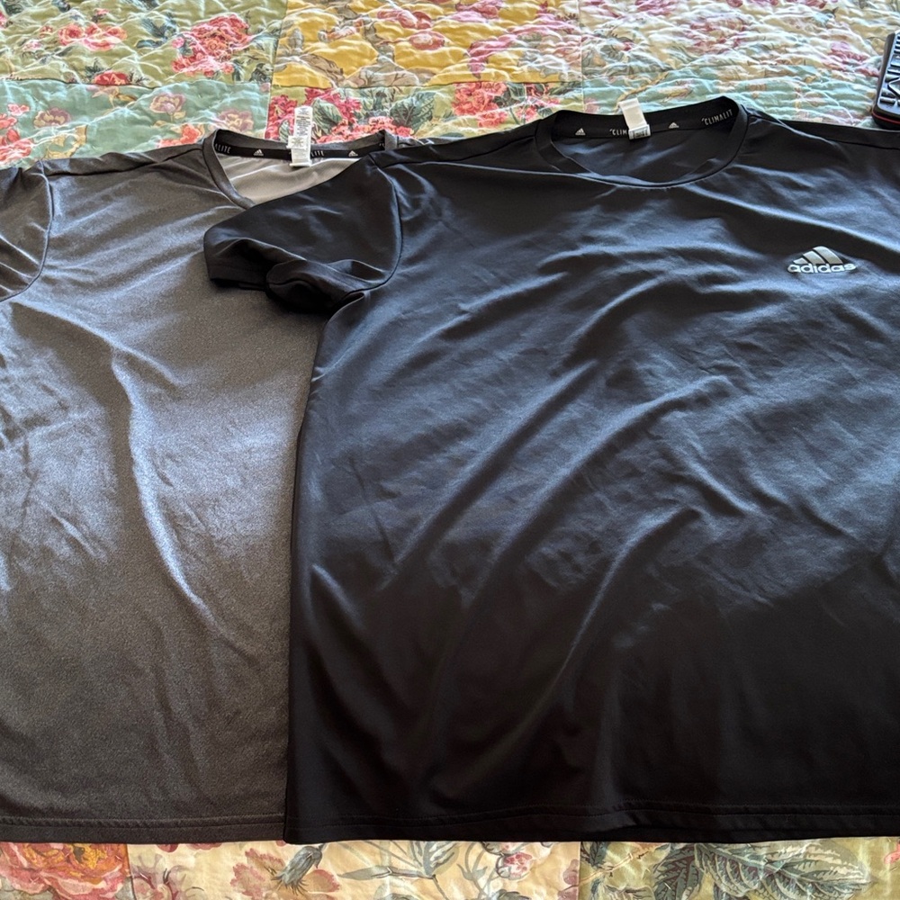 Adidas Men's Black and Gray Short Sleeve Tees